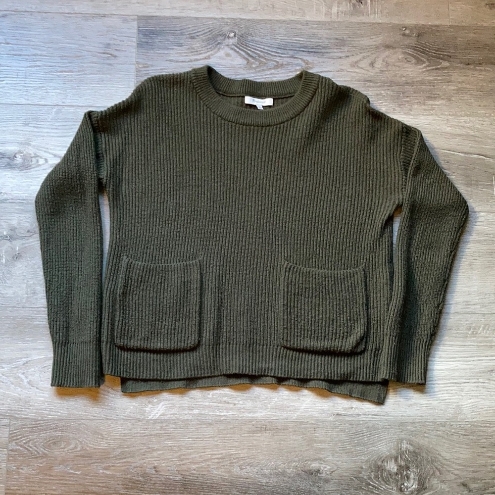 ✅SOLD✅ EUC Madewell Olive Crewneck Sweater size small